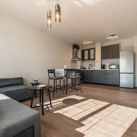 Sunny Ap & Parking 5min From The * Warna