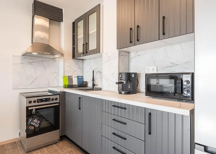 Sunny Ap & Parking 5min From The * Warna