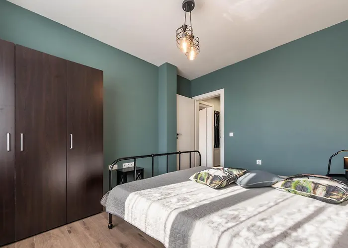 Sunny Ap & Parking 5min From The * Warna