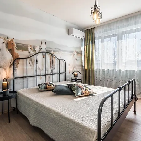 Apartament Sunny Ap & Parking 5min From The