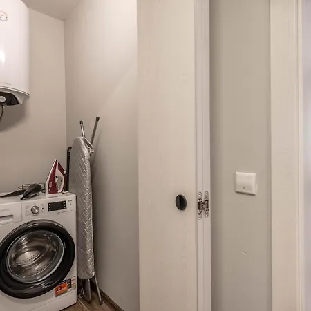 Apartament Sunny Ap & Parking 5min From The *