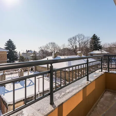 Sunny Ap & Parking 5min From The Apartament *